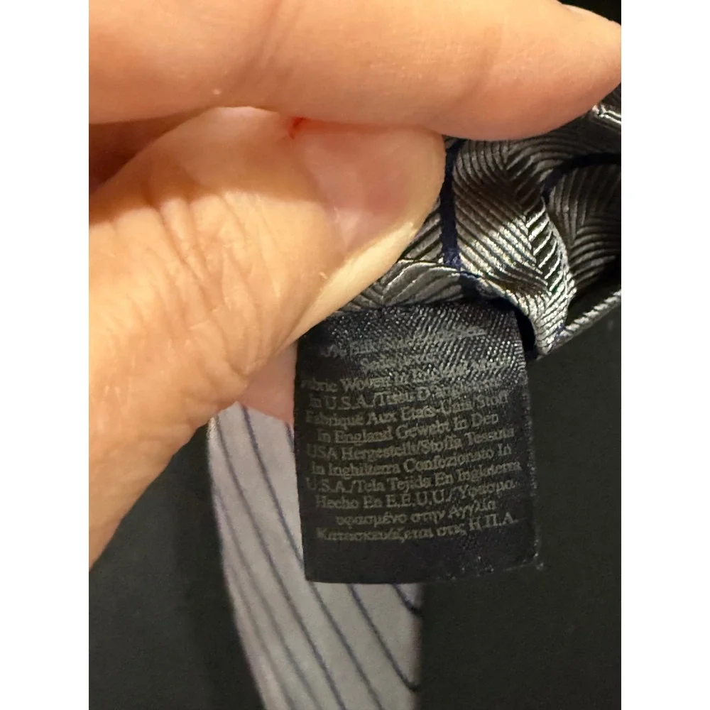 Brooks Brothers Silk Tie Silver Grey Navy Blue‎ Stripe Herringbone Woven England